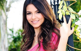 Актриса Виктория Юстиции