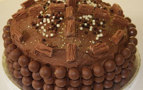 Интересный шоколадный торт на день рождения