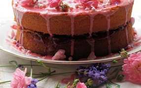 Большой торт ко дню рождения