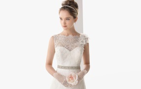 Девушка в свадебном наряде