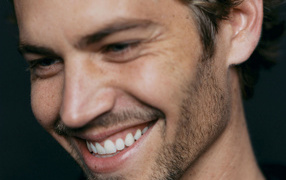  Пол Уокер Простая улыбка