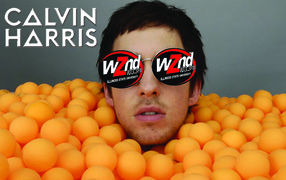 Calvin Harris среди апельсин