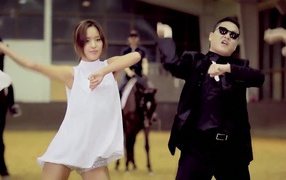 PSY танцует с девушкой
