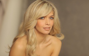 Певица Вера Брежнева