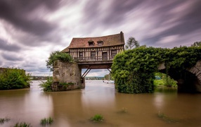 Дом над водой