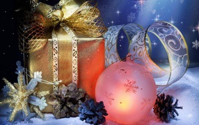 Праздничные украшения в Новый Год