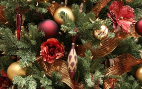 Новогодняя елка крупным планом