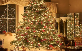 Новогодняя елка в уютном доме 2014