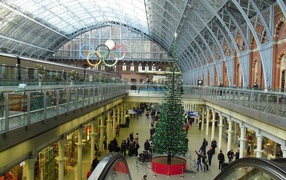 Новогодняя елка в торговом центре