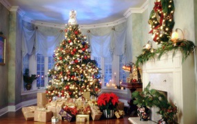 Подарочки под елкой на Новый Год лошади