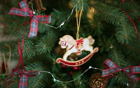 Лошадь качалка