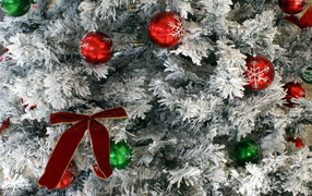 Серебряный дождь на новогодней елке 2014