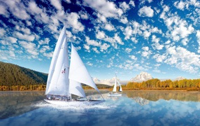 Lake yachts