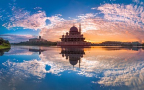 Malaysia, Putra Mosque
