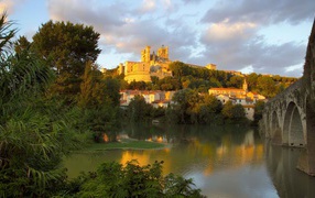 Пейзаж Франции с собором