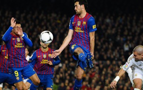 Барселона Серхио Бускетс на поле