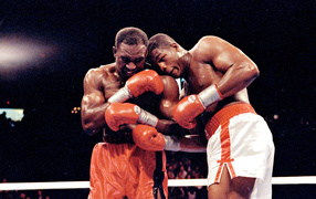 Boxing legend Riddick Bowe vs Holyfield