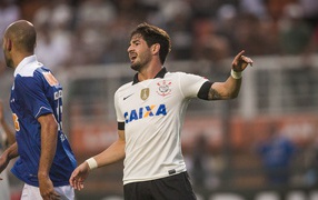 Corinthians Alexandre Pato in the middle of the game