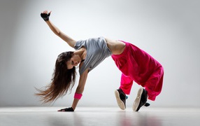 Dancer in pink pants
