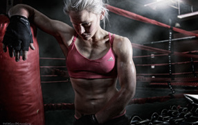 Девушка после боя