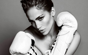 Девушка в белых боксерских перчатках