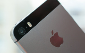 Iphone 5S цвет космический серый