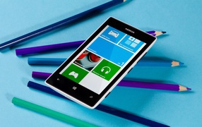 Nokia Lumia 520 и карандаши