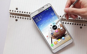 Samsung Galaxy Note 3 и тетрадь