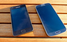 Samsung Galaxy S2 and Samsung Galaxy S4