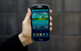 Samsung Galaxy S3 на сером фоне
