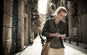 Samsung Galaxy S4 Zoom, рекламное фото