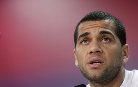 Футболист Барселоны Даниэл Алвес крупным планом