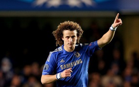 The football player of Chelsea David Luiz asking to pass a ball