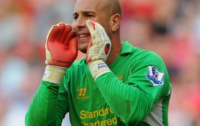 Футболист Наполи Пепе Рейна кричит