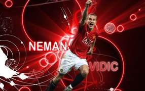  Незаменимый футболист Манчестер Юнайтед Неманья Видич на красном фоне