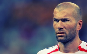  Легенда футбола Зинедин Зидан в гневе