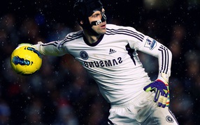 The player Chelsea Petr Cech is throwing a ball