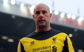 Игрок из Наполи Пепе Рейна