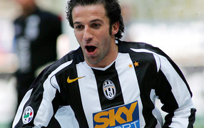 The player of Sydney Alessandro Del Piero after the match