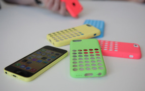 Yellow Iphone 5C and new cases from Apple