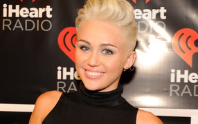 Miley Cyrus's new short haircut 2013