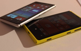  Nokia Lumia 925 and Nokia Lumia 1020