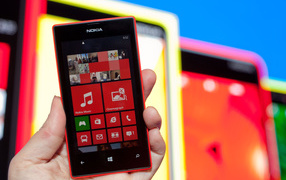 Красная Nokia Lumia 520