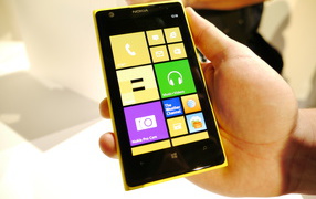 Yellow new Nokia Lumia 1020