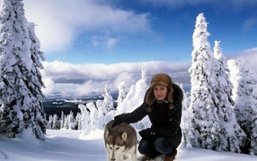 Девушка с лайкой