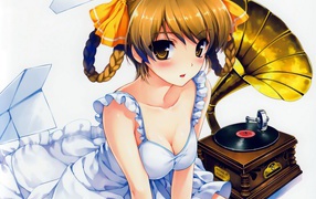 Девушка с патефоном