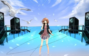 Певица на берегу моря