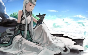 Девочка с длинными белыми волосами