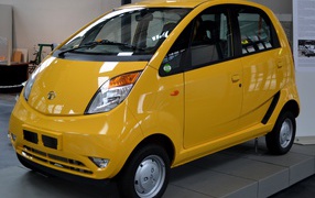Надежная машина Tata Nano 2014