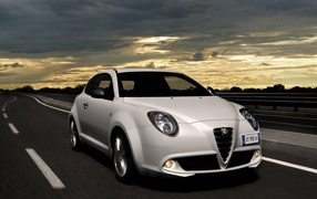 Альфа- Ромео на дороге